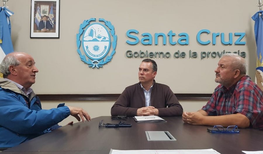 Claudio Silva se reunió con autoridades y analizaron el aumento de las tarifas de luz y agua